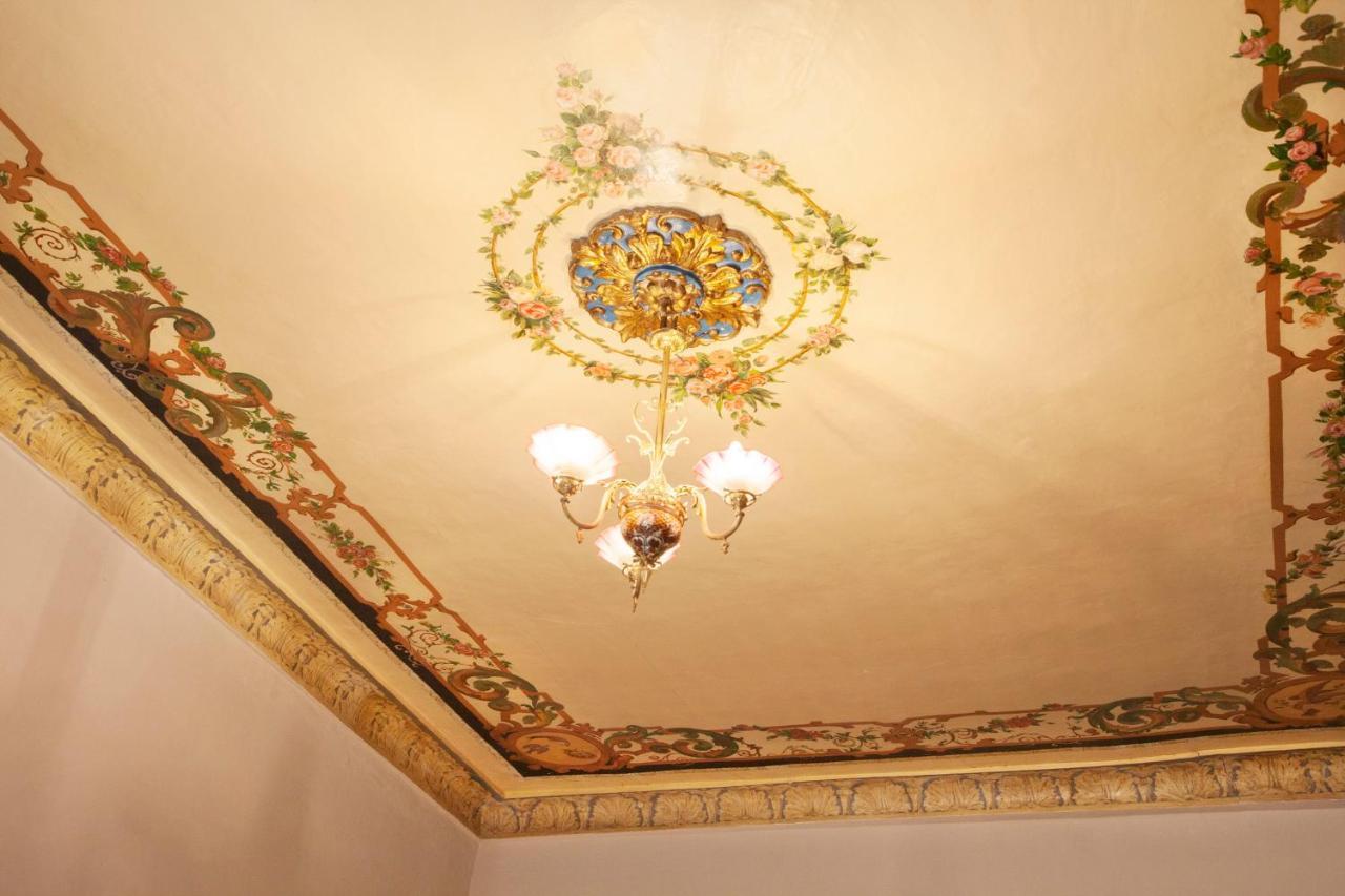 Lo Palauet De La Muralla Balaguer Eksteriør bilde
